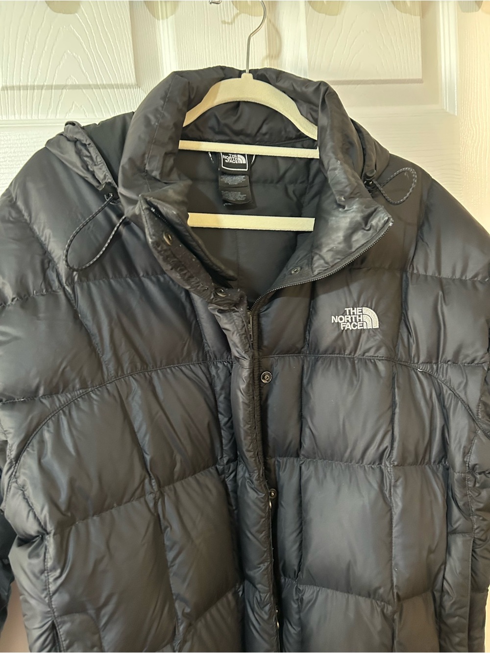 The North Face Women's XL Long Puffer Coat in Black - Picture 2 of 10